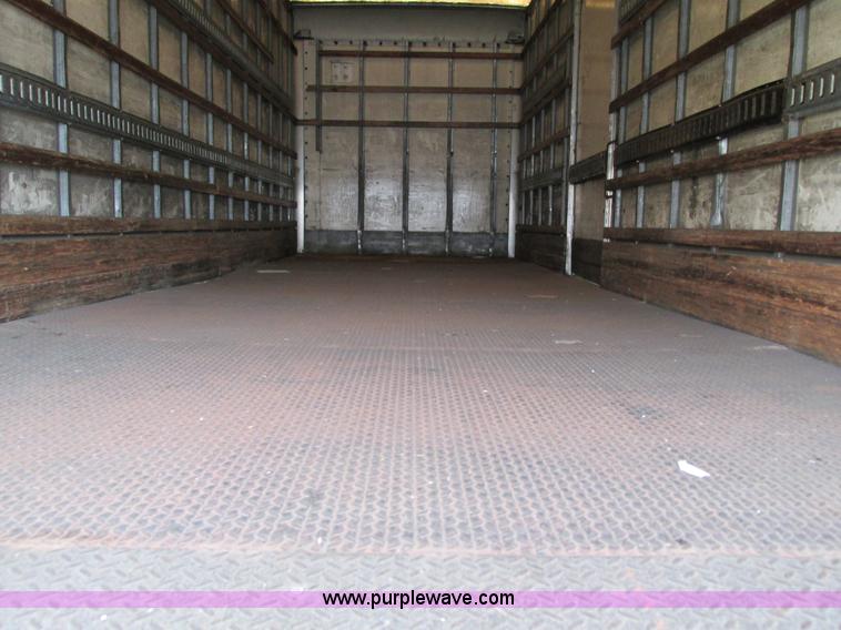 image for item G9390 1994 International 4900 box truck