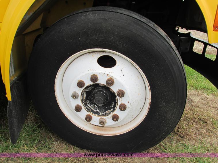 image for item G9390 1994 International 4900 box truck