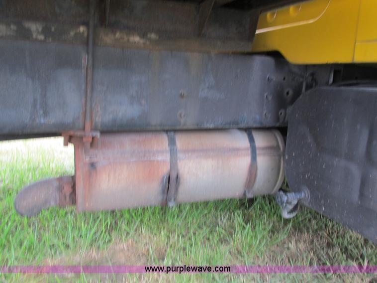 image for item G9390 1994 International 4900 box truck