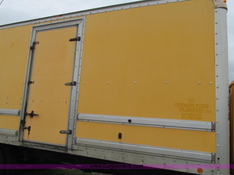 image for item G9390 1994 International 4900 box truck