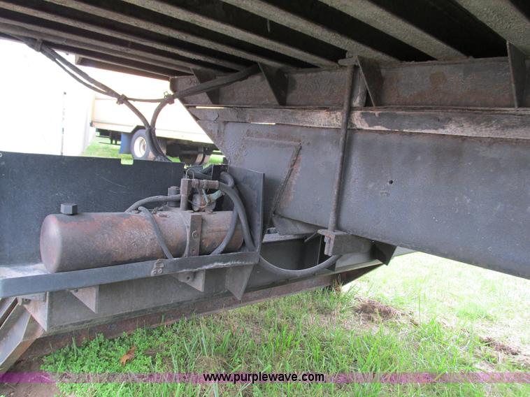 image for item G9390 1994 International 4900 box truck