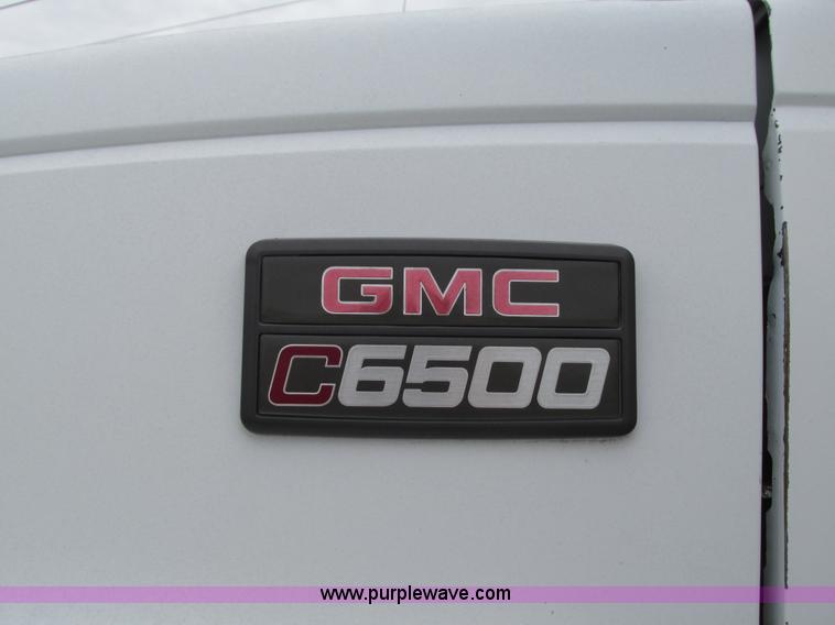 image for item G9392 1999 GMC C6500 box truck