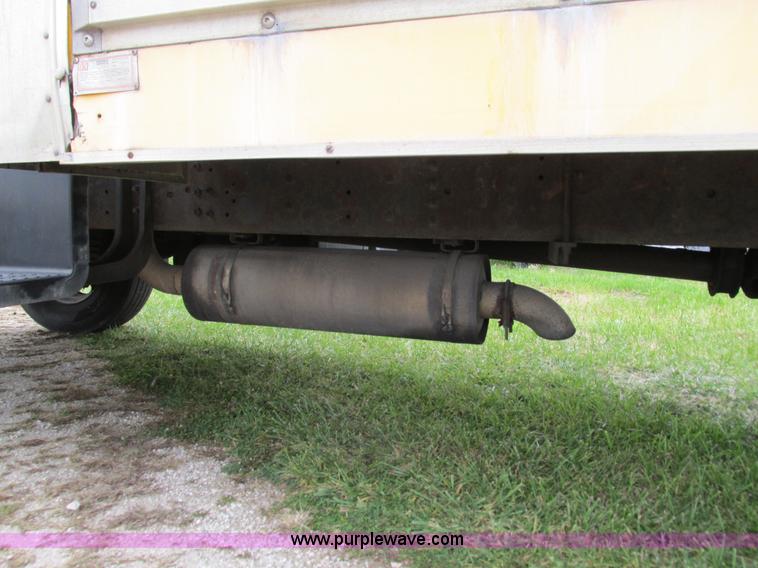 image for item G9392 1999 GMC C6500 box truck