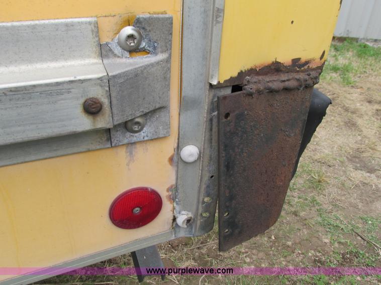 image for item G9392 1999 GMC C6500 box truck