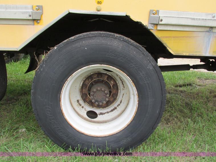 image for item G9392 1999 GMC C6500 box truck