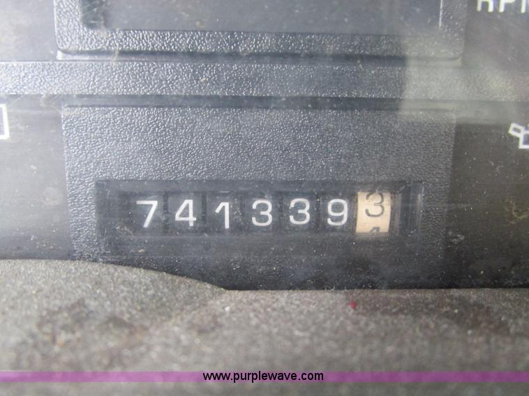 image for item G9392 1999 GMC C6500 box truck