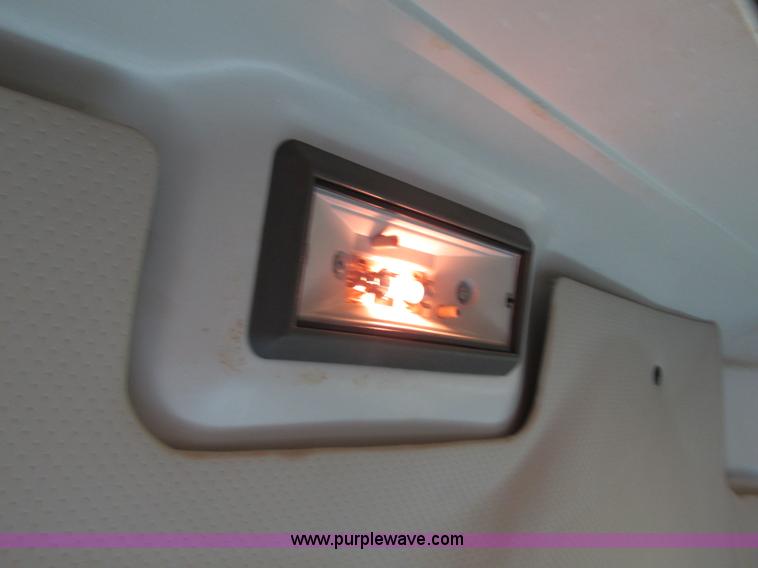 image for item G9392 1999 GMC C6500 box truck