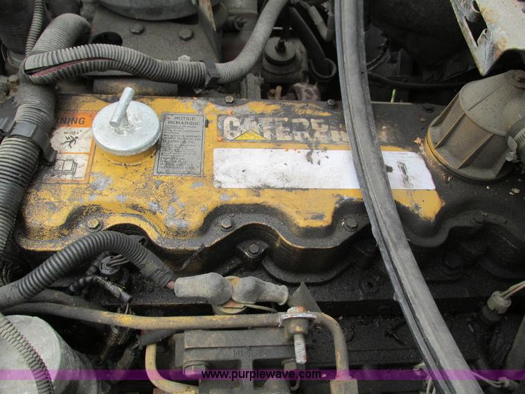 image for item G9392 1999 GMC C6500 box truck