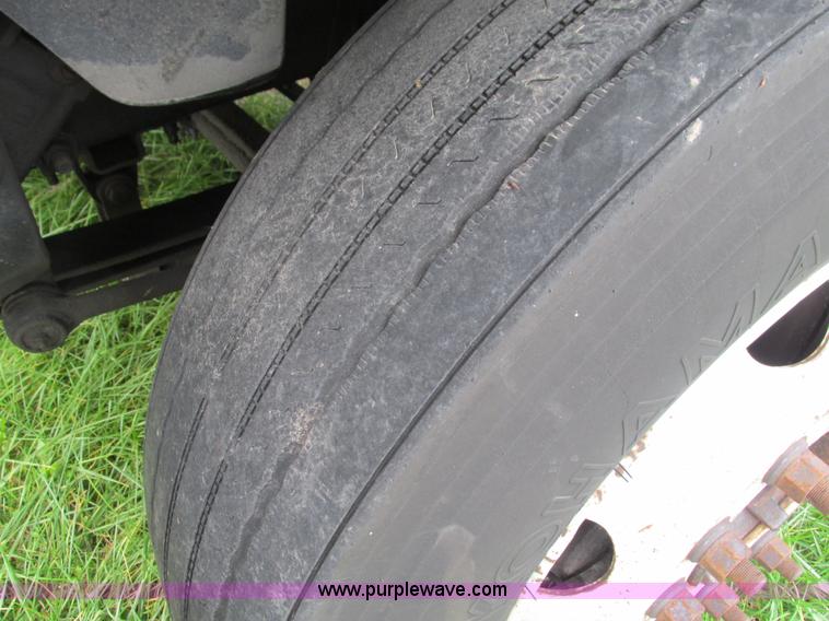 image for item G9393 1999 GMC C6500 box truck