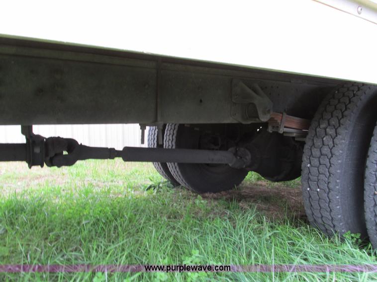 image for item G9393 1999 GMC C6500 box truck