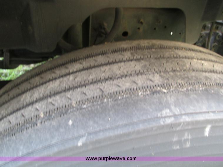 image for item G9393 1999 GMC C6500 box truck