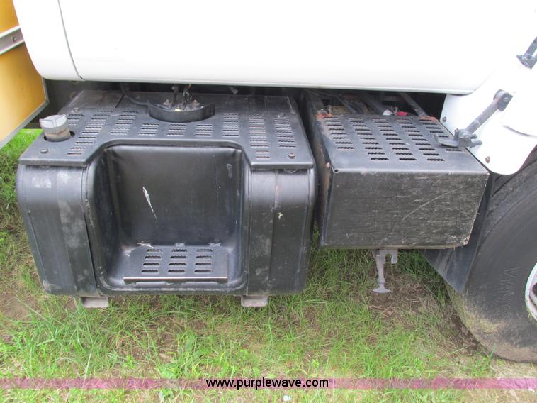 image for item G9393 1999 GMC C6500 box truck