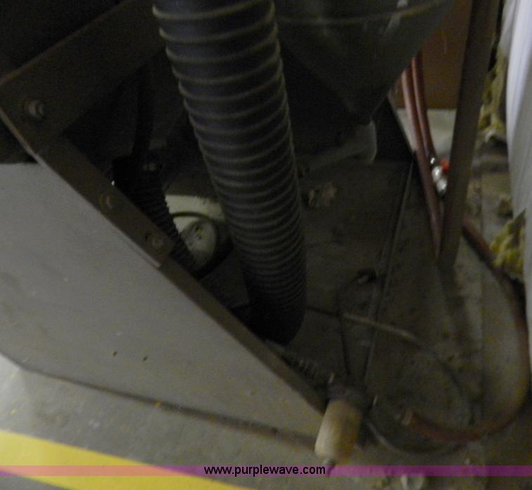 image for item H3925 Zero B-300-F bead blasting cabinet and filter