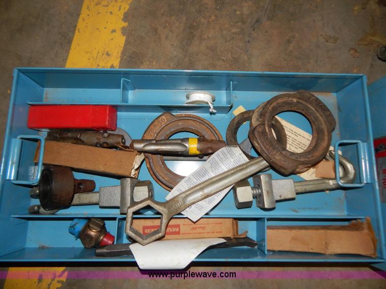 image for item H3928 Mueller B-101 drilling and taping machine