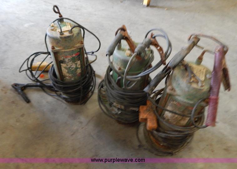 image for item H3930 (3) 1.5" vacuum pumps