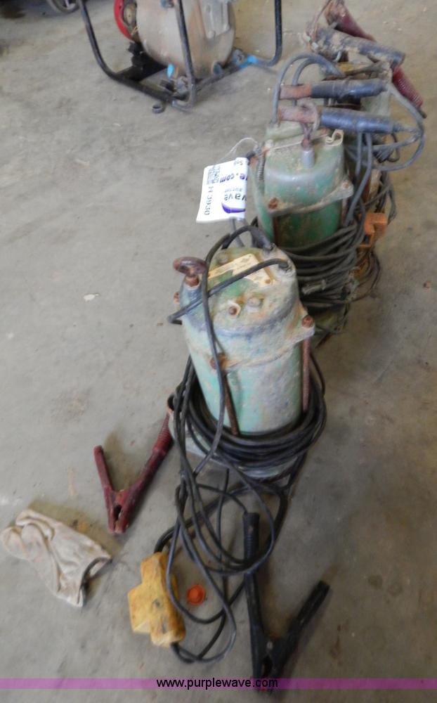 image for item H3930 (3) 1.5" vacuum pumps