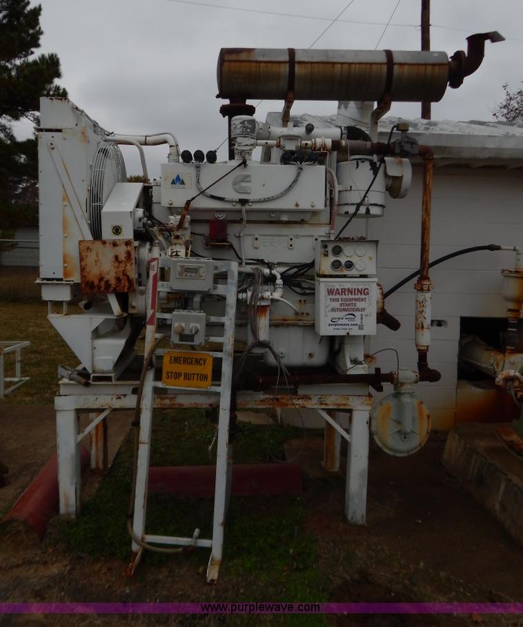 image for item H3946 Cummins natural gas pump engine