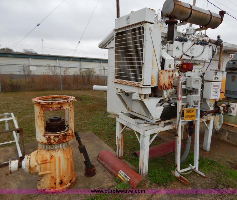 image for item H3946 Cummins natural gas pump engine