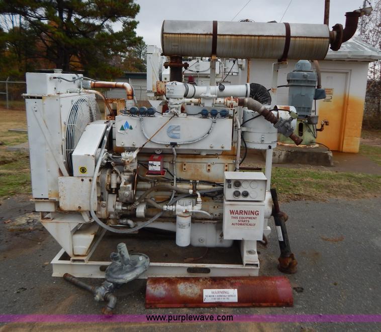 image for item H3947 Cummins natural gas pump engine