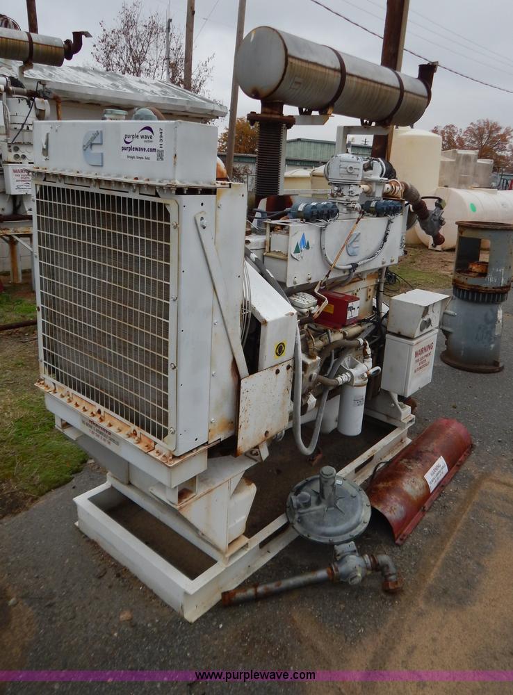 image for item H3947 Cummins natural gas pump engine