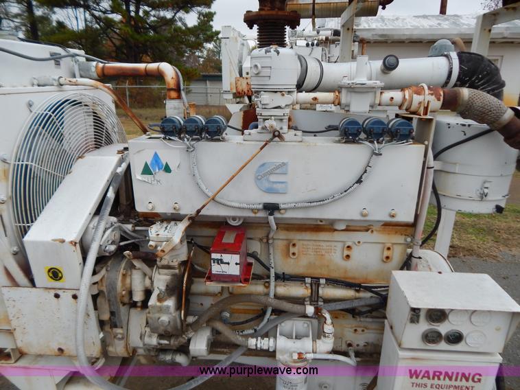 image for item H3947 Cummins natural gas pump engine