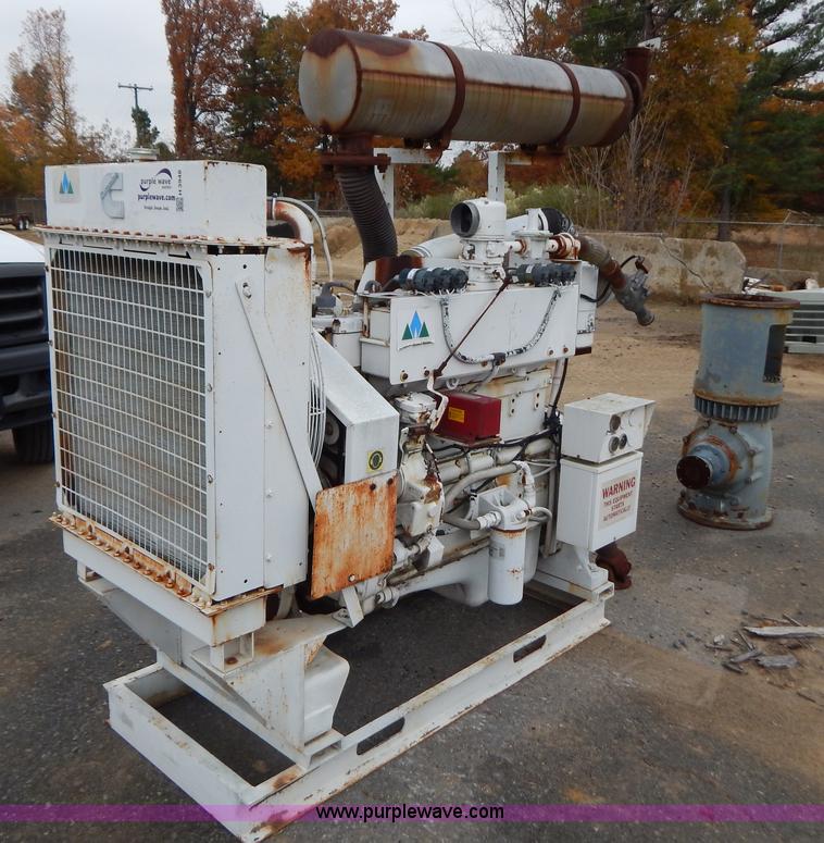 image for item H3948 Cummins natural gas pump engine