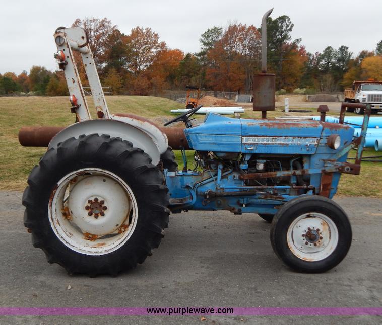 image for item H3950 Ford 3000 tractor