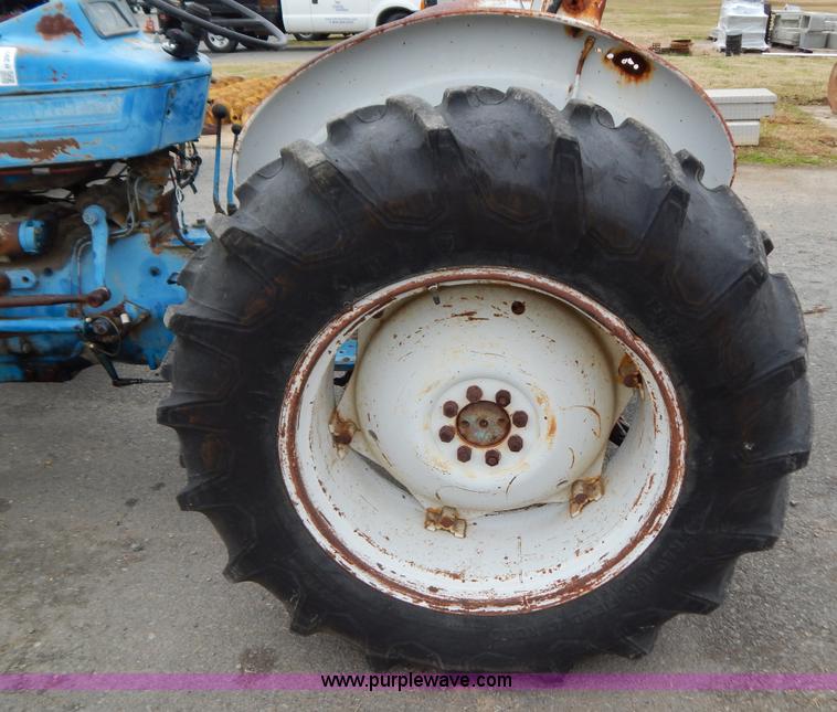 image for item H3950 Ford 3000 tractor
