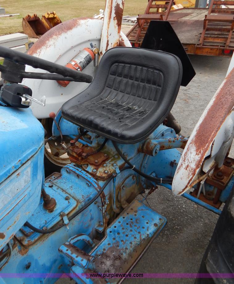 image for item H3950 Ford 3000 tractor