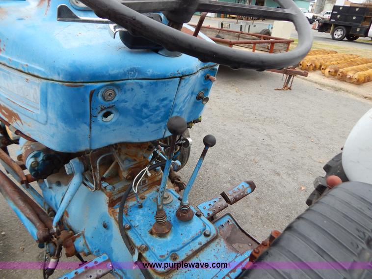 image for item H3950 Ford 3000 tractor