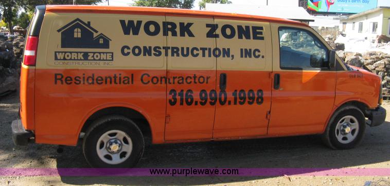 image for item H4479 2004 Chevrolet Express 1500 van