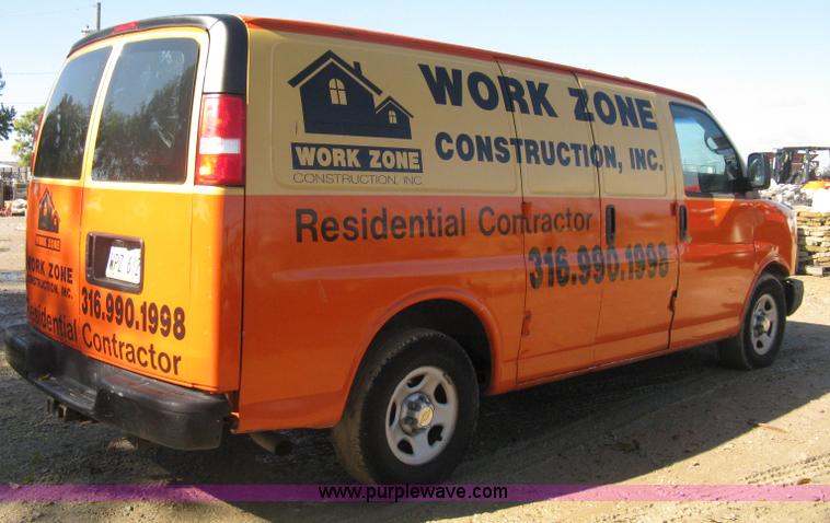 image for item H4479 2004 Chevrolet Express 1500 van