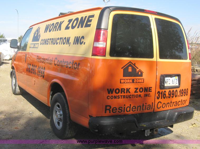 image for item H4479 2004 Chevrolet Express 1500 van