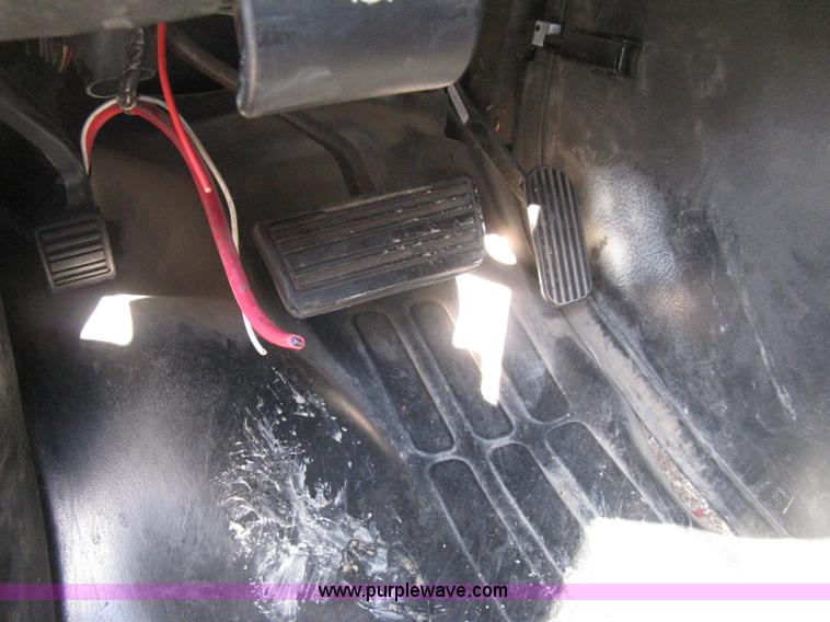 image for item H4479 2004 Chevrolet Express 1500 van