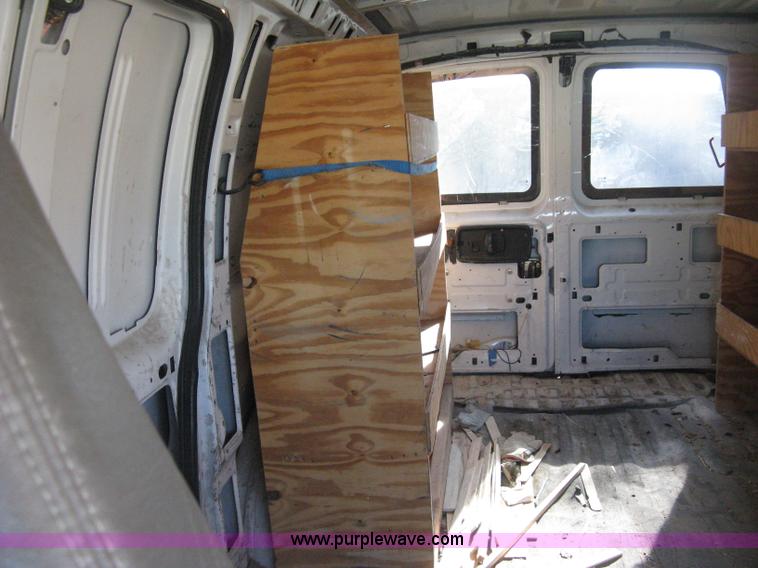 image for item H4479 2004 Chevrolet Express 1500 van