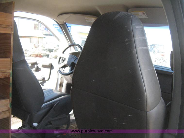image for item H4479 2004 Chevrolet Express 1500 van