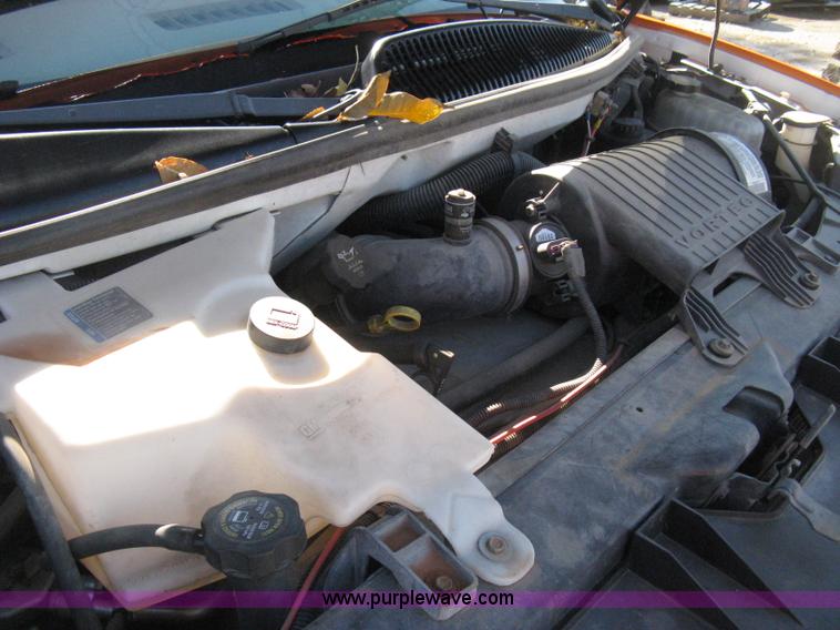 image for item H4479 2004 Chevrolet Express 1500 van