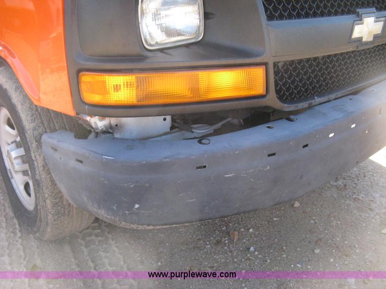 image for item H4479 2004 Chevrolet Express 1500 van