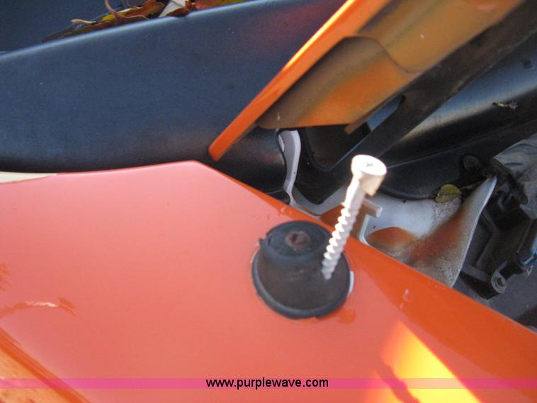 image for item H4479 2004 Chevrolet Express 1500 van