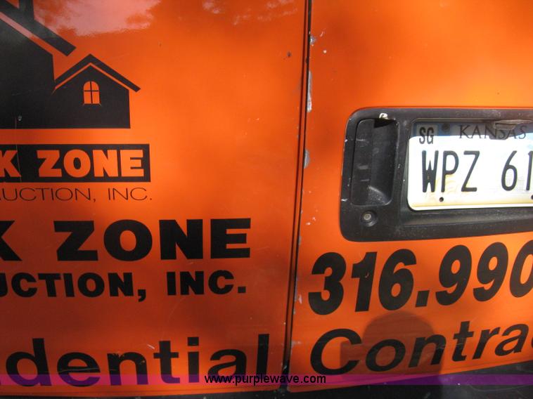 image for item H4479 2004 Chevrolet Express 1500 van