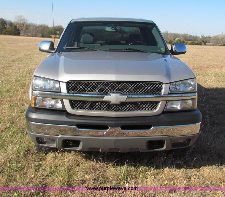 image for item H7268 2004 Chevrolet 1500 crew cab pickup truck