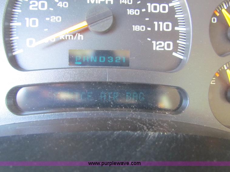 image for item H7268 2004 Chevrolet 1500 crew cab pickup truck