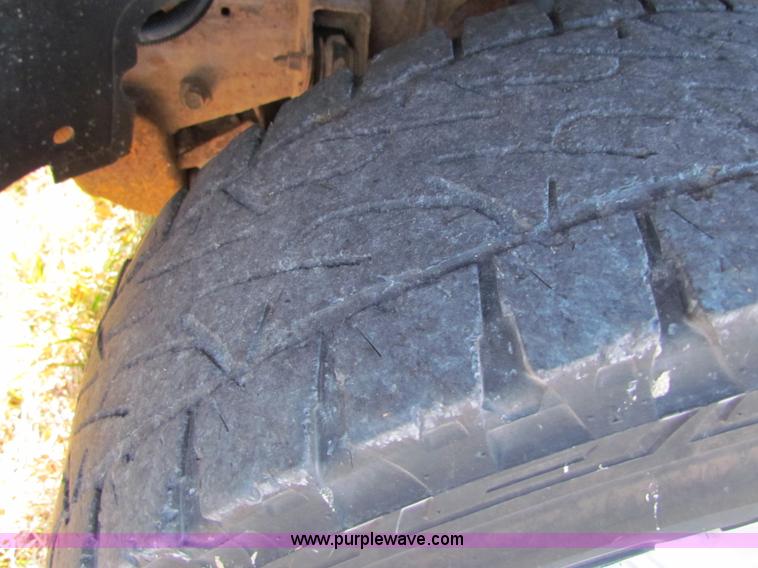 image for item H7268 2004 Chevrolet 1500 crew cab pickup truck