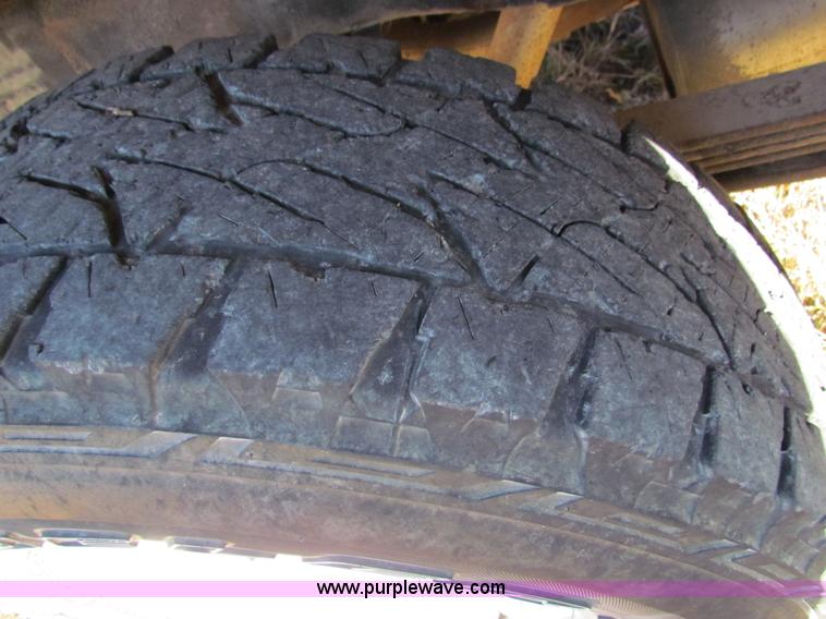 image for item H7268 2004 Chevrolet 1500 crew cab pickup truck