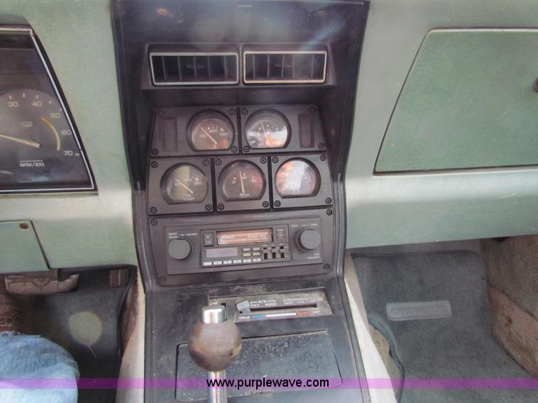 image for item H7284 1982 Chevrolet Corvette