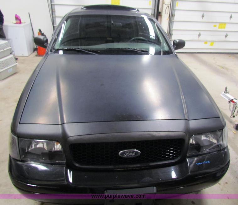 image for item H7299 2004 Ford Crown Victoria LX Sport