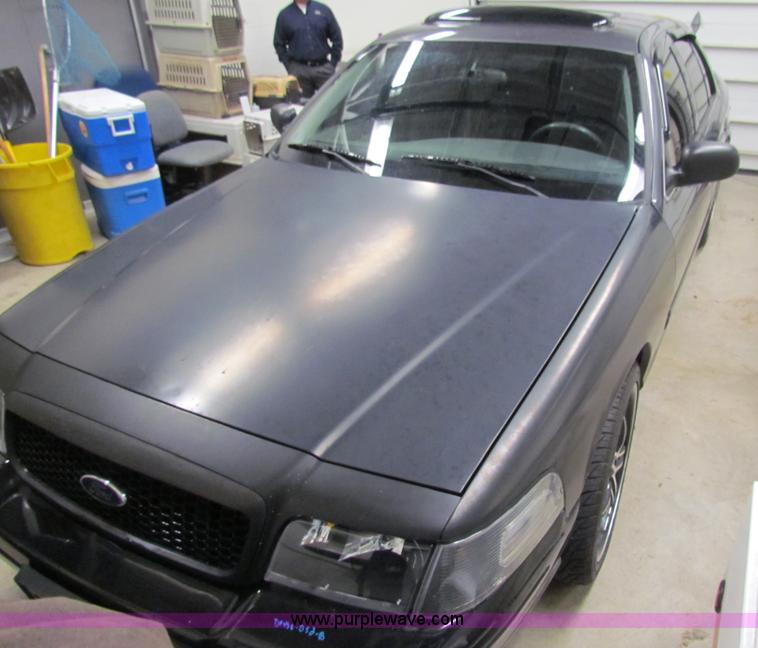 image for item H7299 2004 Ford Crown Victoria LX Sport