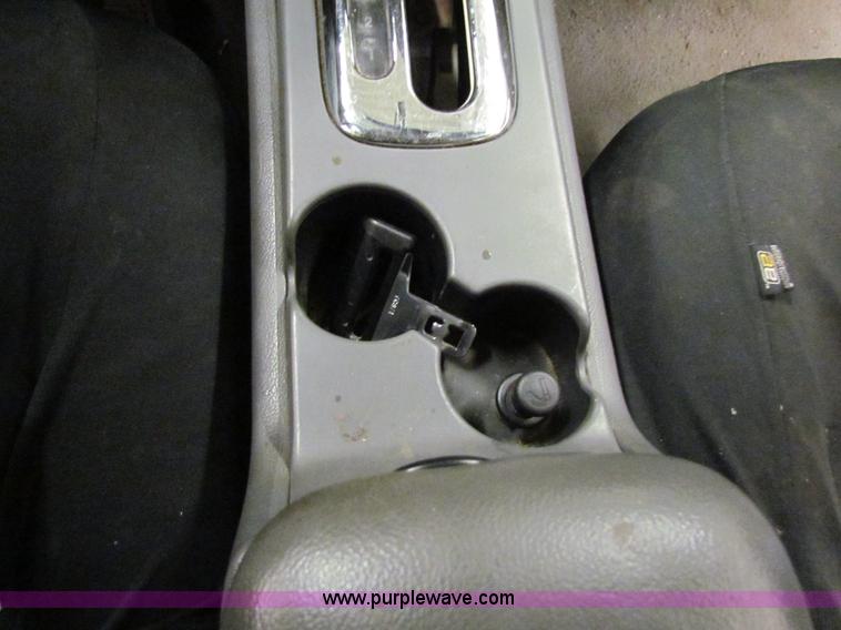 image for item H7299 2004 Ford Crown Victoria LX Sport