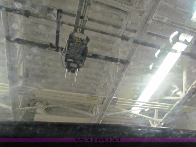 image for item H7299 2004 Ford Crown Victoria LX Sport