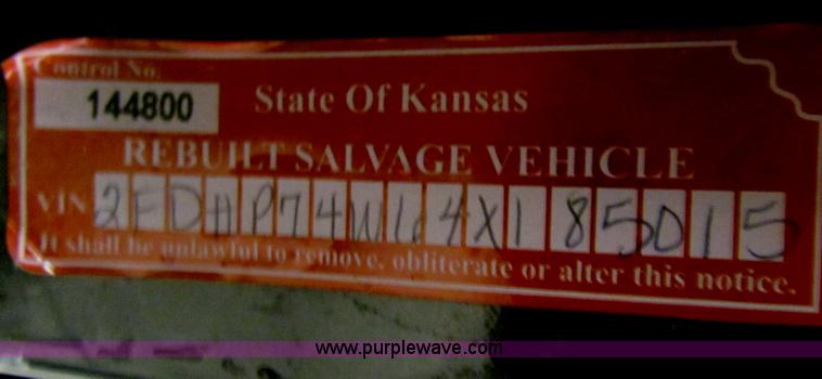 image for item H7299 2004 Ford Crown Victoria LX Sport